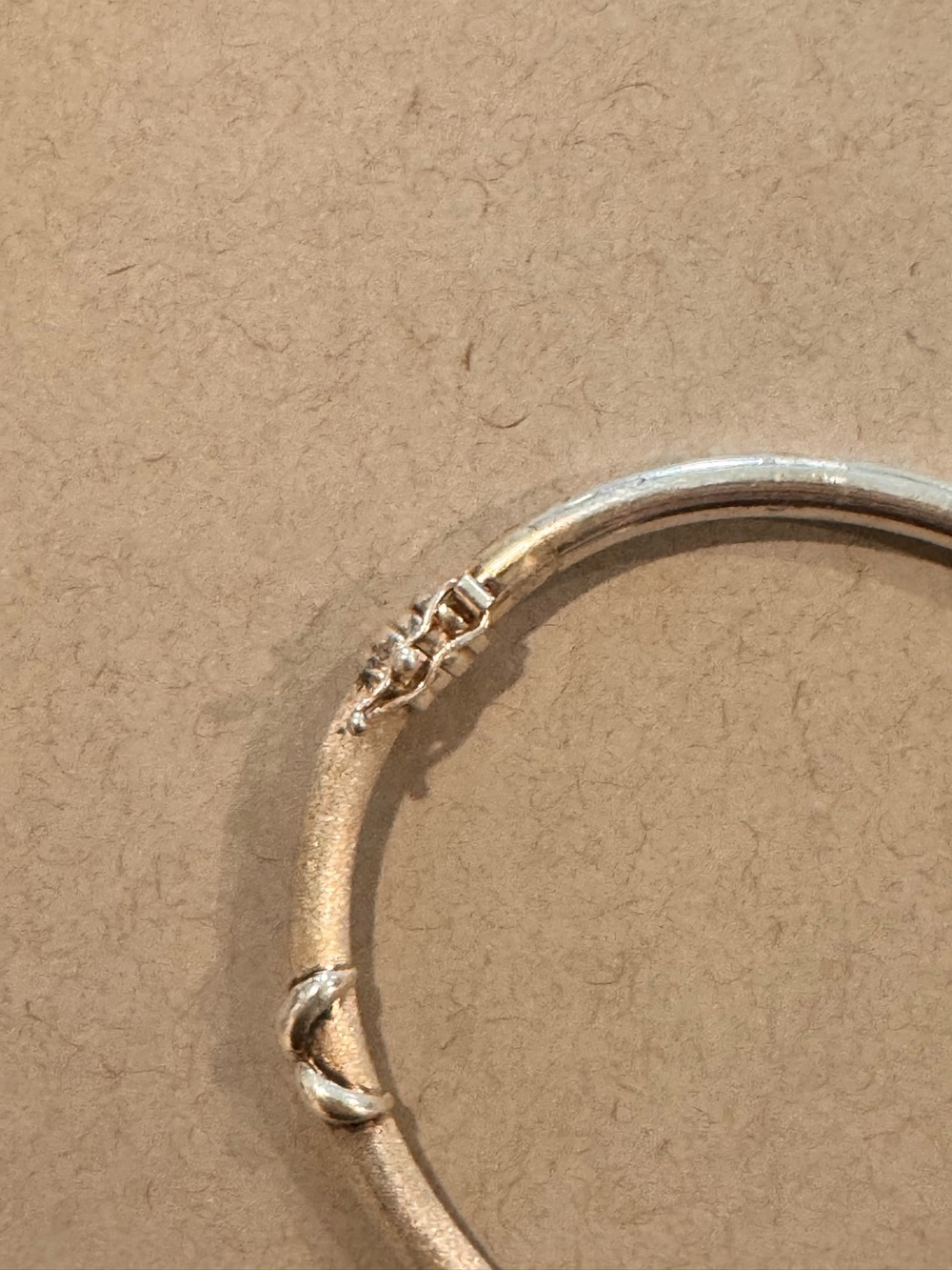 925 Sterling Silver Textured Knot Accent Hinged Bangle Bracelet - Picture 6 of 6